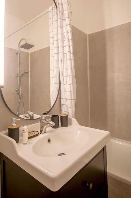 Apartment Rare 2 En Duplex Design Au Panier Marseilles